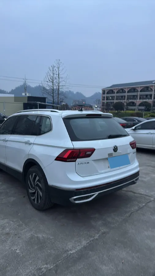 2023 Volkswagen Tiguan L 1.5T 160HP L4 7DCT,autocango,china used car exporter,china ev exporter,chinese used car exporter,chinese used ev exporter