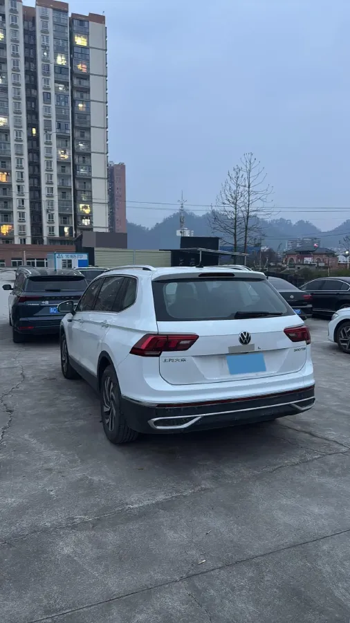 2023 Volkswagen Tiguan L 1.5T 160HP L4 7DCT,autocango,china used car exporter,china ev exporter,chinese used car exporter,chinese used ev exporter