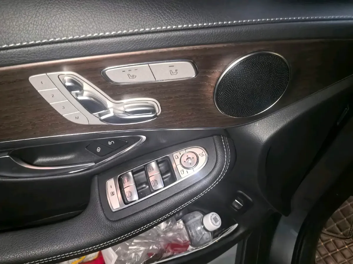 2021 Mercedes-Benz GLC Class 2.0T 197HP L4 9AT,autocango,china used car exporter,china ev exporter,chinese used car exporter,chinese used ev exporter