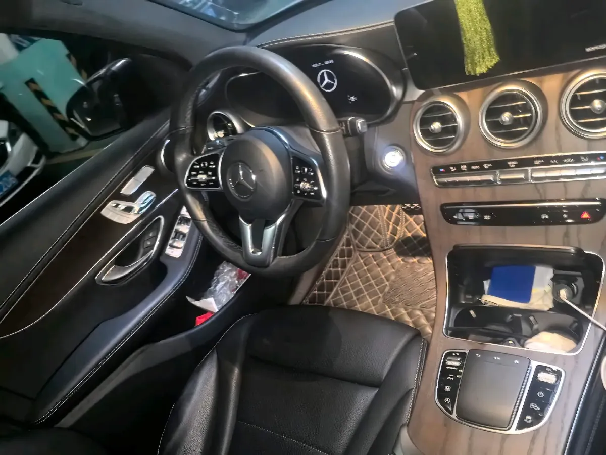 2021 Mercedes-Benz GLC Class 2.0T 197HP L4 9AT,autocango,china used car exporter,china ev exporter,chinese used car exporter,chinese used ev exporter