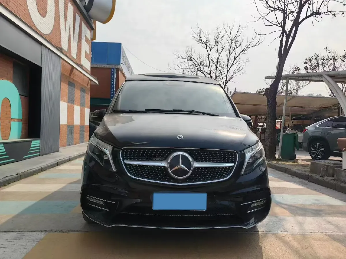 2022 Mercedes-Benz V Class 2.0T 211HP L4 9AT,autocango,china used car exporter,china ev exporter,chinese used car exporter,chinese used ev exporter