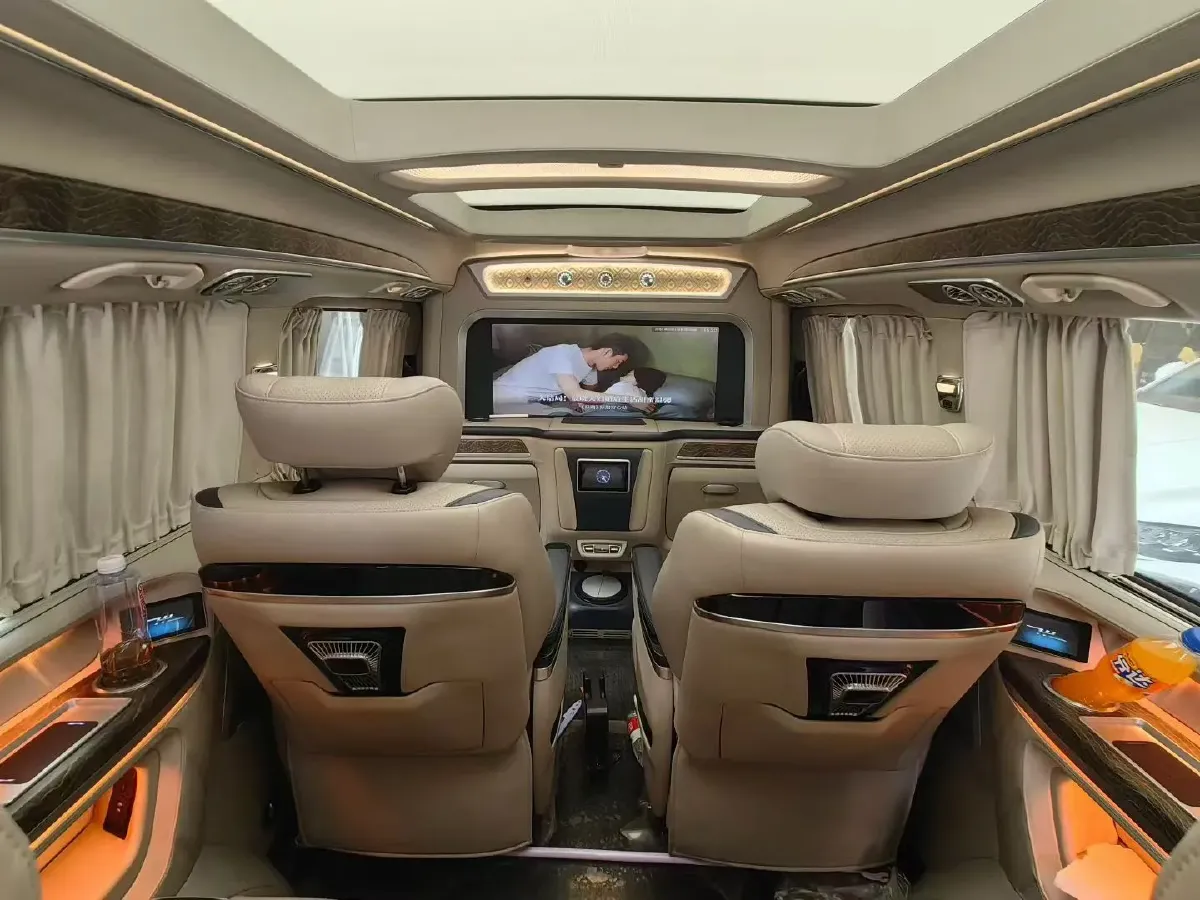 2022 Mercedes-Benz V Class 2.0T 211HP L4 9AT,autocango,china used car exporter,china ev exporter,chinese used car exporter,chinese used ev exporter