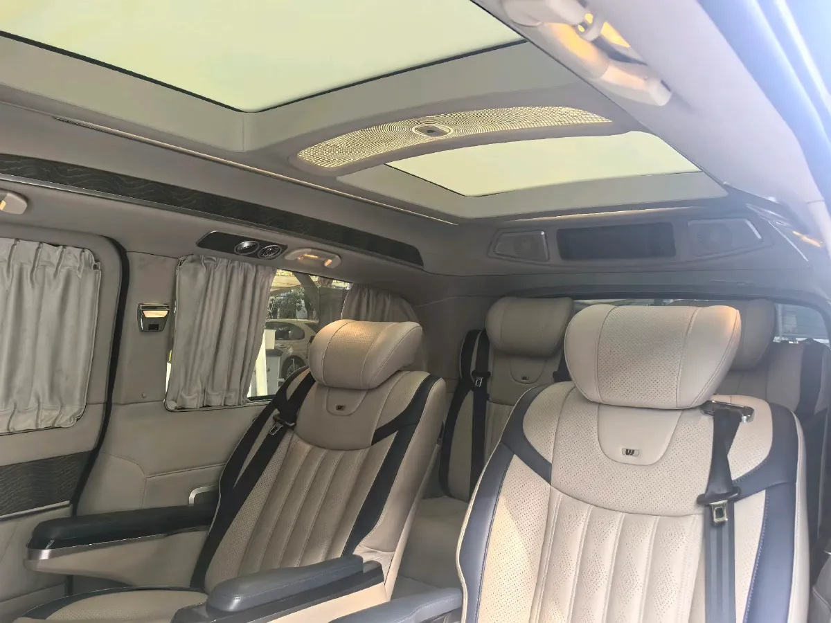 2022 Mercedes-Benz V Class 2.0T 211HP L4 9AT,autocango,china used car exporter,china ev exporter,chinese used car exporter,chinese used ev exporter