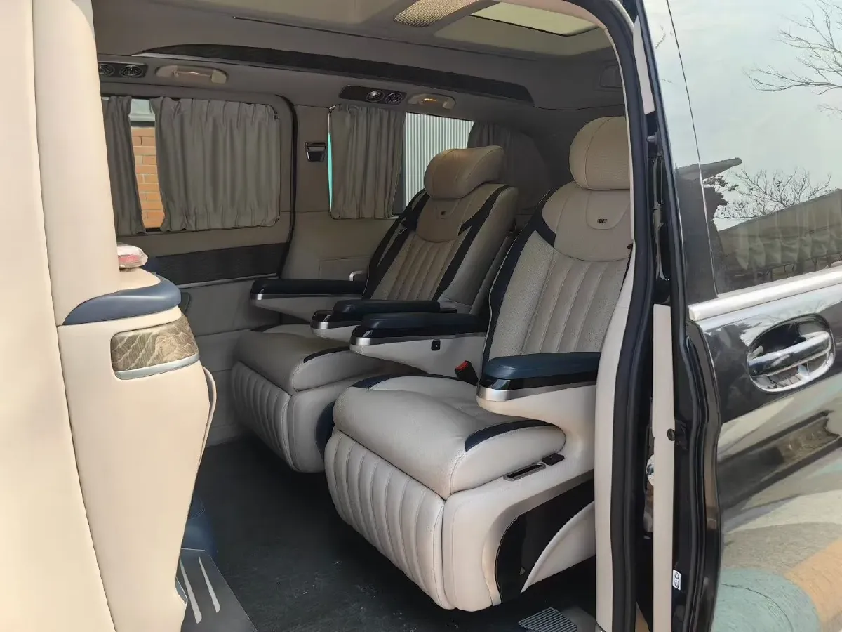 2022 Mercedes-Benz V Class 2.0T 211HP L4 9AT,autocango,china used car exporter,china ev exporter,chinese used car exporter,chinese used ev exporter