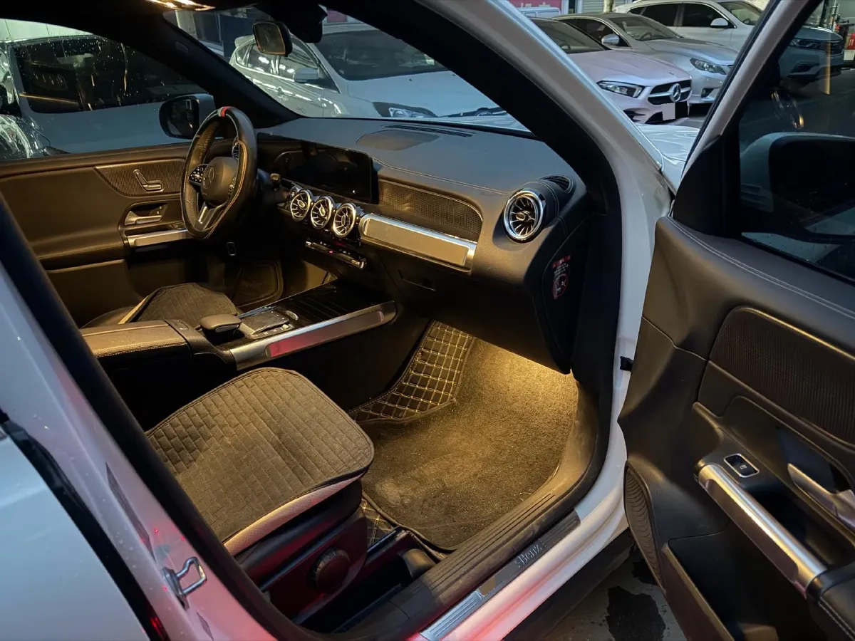 2021 Mercedes-Benz GLB Class 1.3T 163HP L4 7DCT,autocango,china used car exporter,china ev exporter,chinese used car exporter,chinese used ev exporter