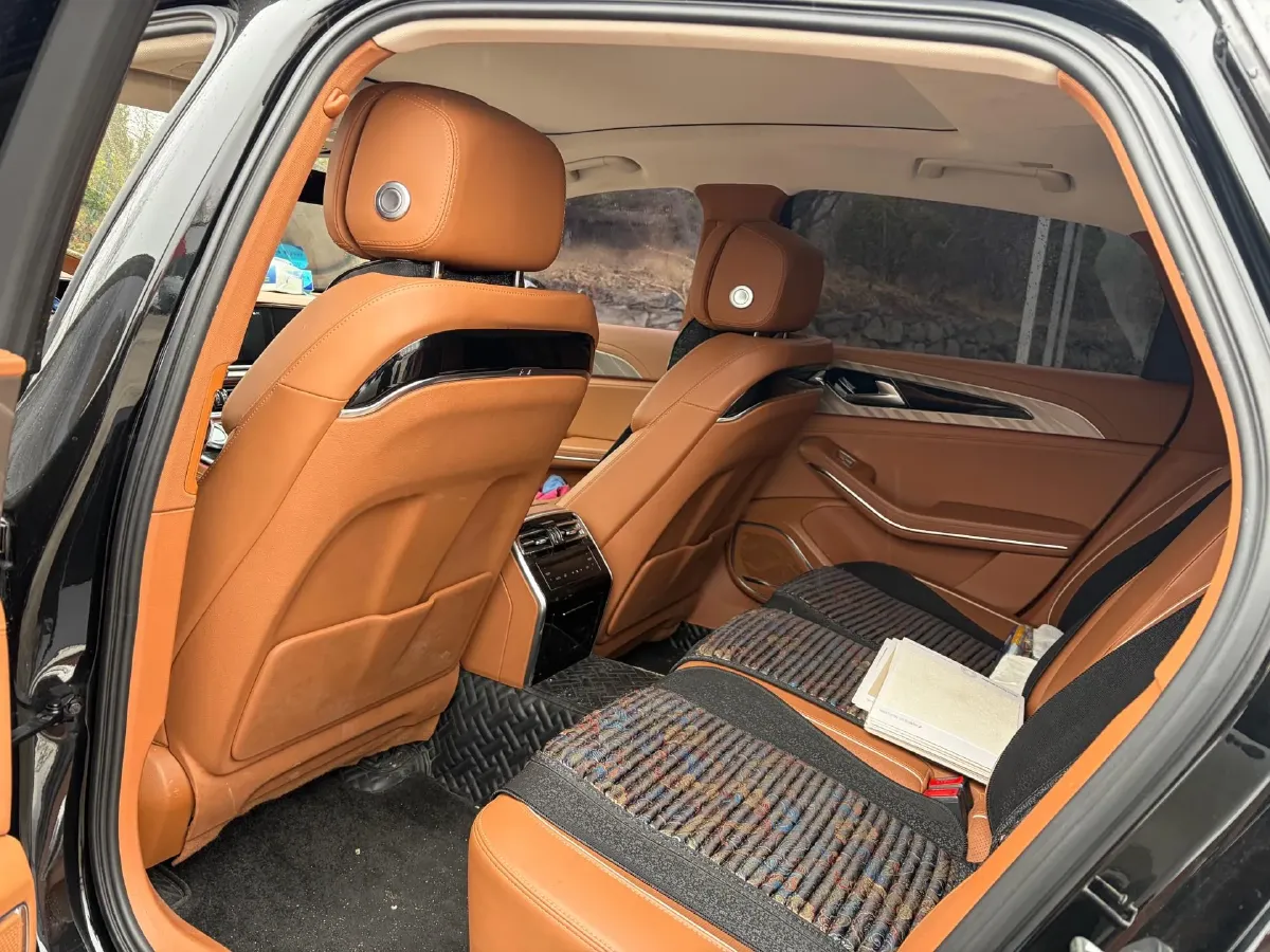 2020 HongQi H9 2.0T 252HP L4 7DCT,autocango,china used car exporter,china ev exporter,chinese used car exporter,chinese used ev exporter