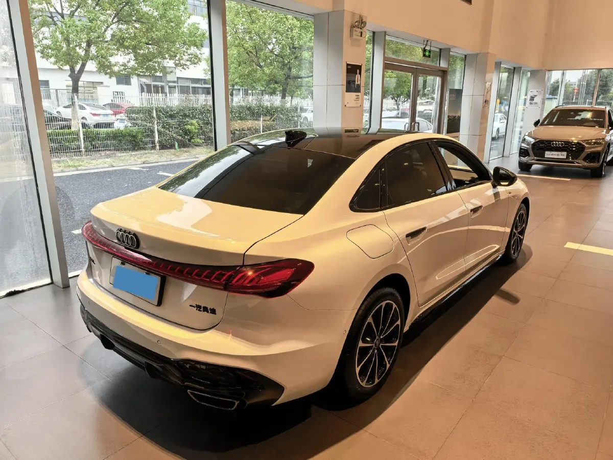 2026 Audi A5L 2.0T 170HP L4 7DCT,autocango,china used car exporter,china ev exporter,chinese used car exporter,chinese used ev exporter