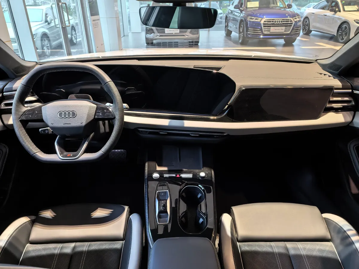 2026 Audi A5L 2.0T 170HP L4 7DCT,autocango,china used car exporter,china ev exporter,chinese used car exporter,chinese used ev exporter