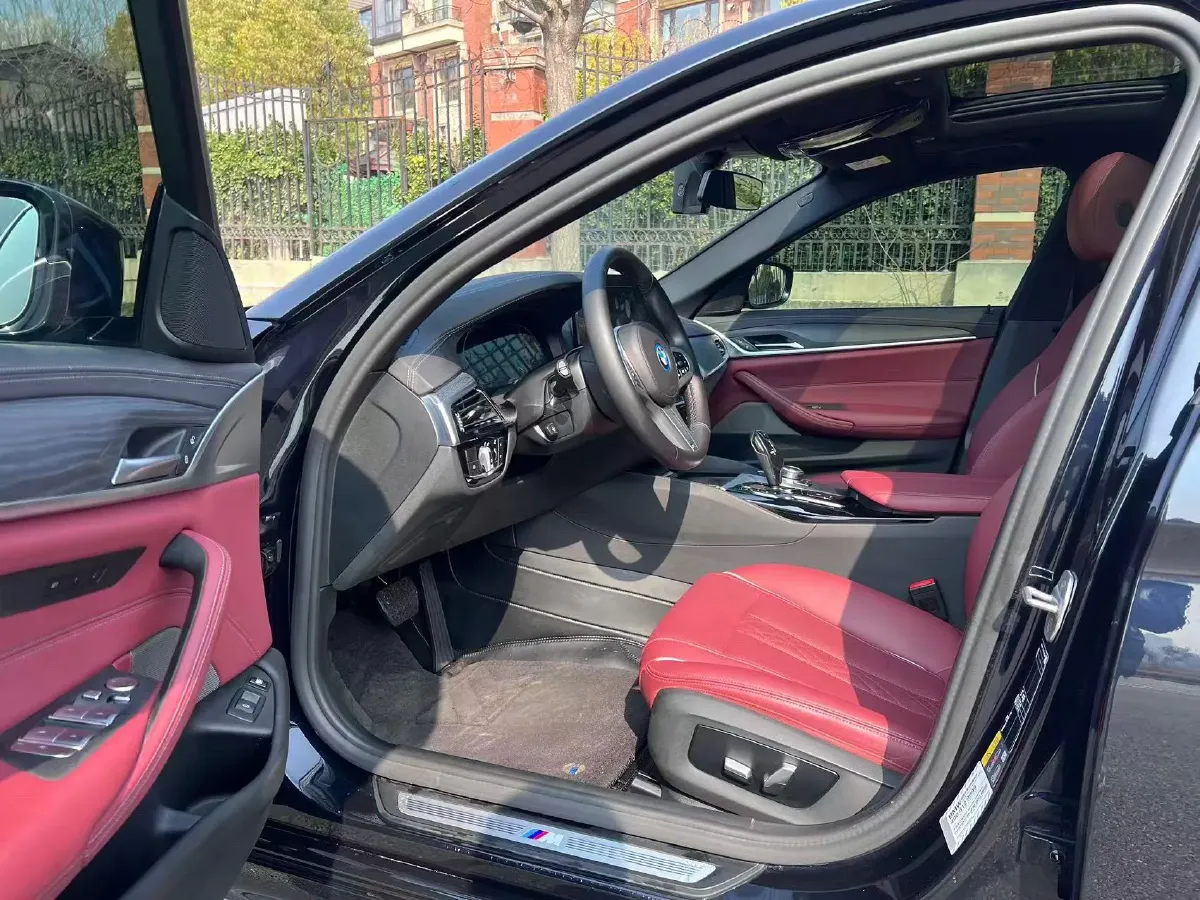 2021 BMW 5 Series 2.0T 184HP L4 8AT PHEV 17.7KWH,autocango,china used car exporter,china ev exporter,chinese used car exporter,chinese used ev exporter