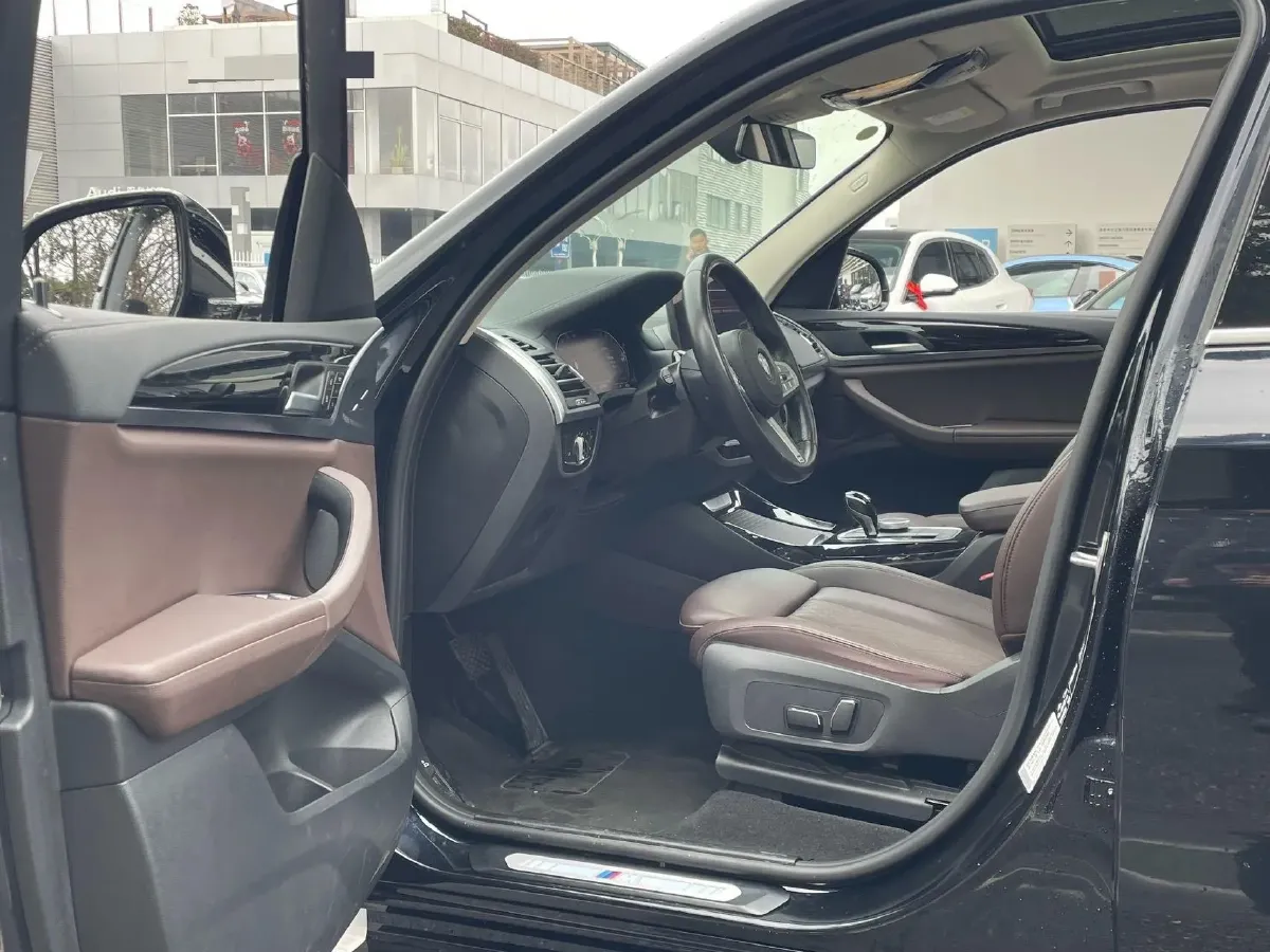 2022 BMW X3 2.0T 184HP L4 8AT,autocango,china used car exporter,china ev exporter,chinese used car exporter,chinese used ev exporter