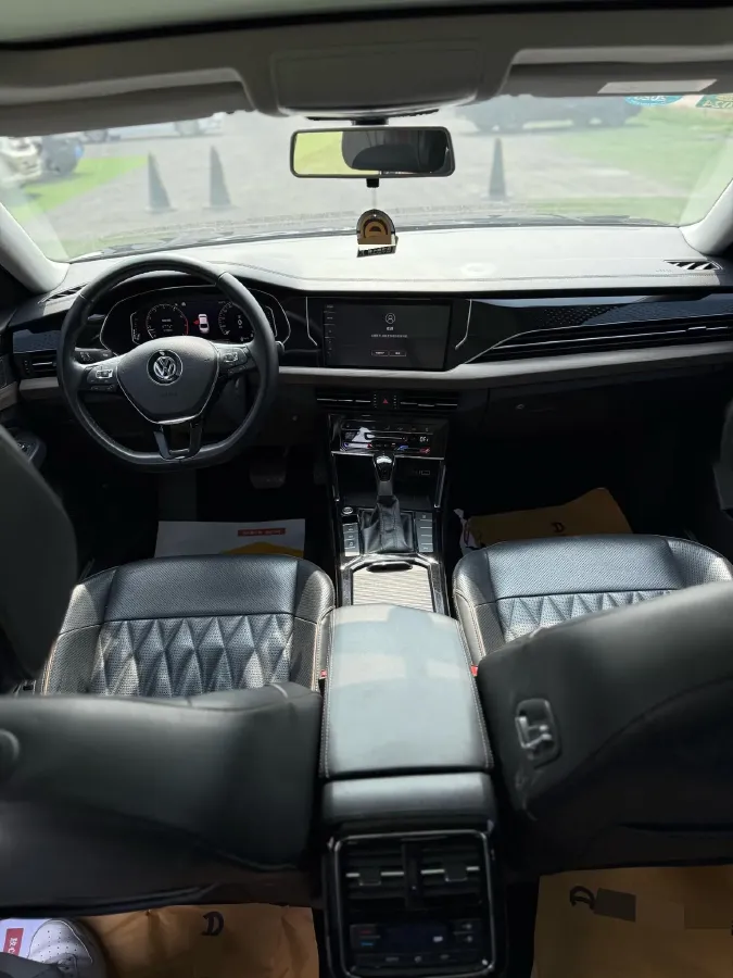 2020 Volkswagen Passat 2.0T 186HP L4 7DCT,autocango,china used car exporter,china ev exporter,chinese used car exporter,chinese used ev exporter