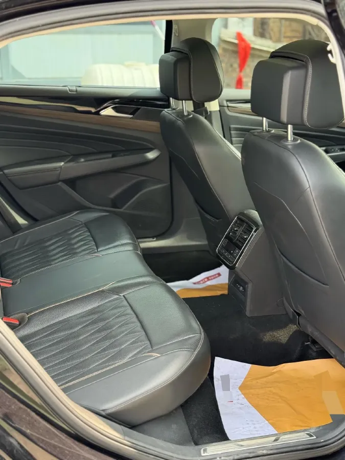 2020 Volkswagen Passat 2.0T 186HP L4 7DCT,autocango,china used car exporter,china ev exporter,chinese used car exporter,chinese used ev exporter