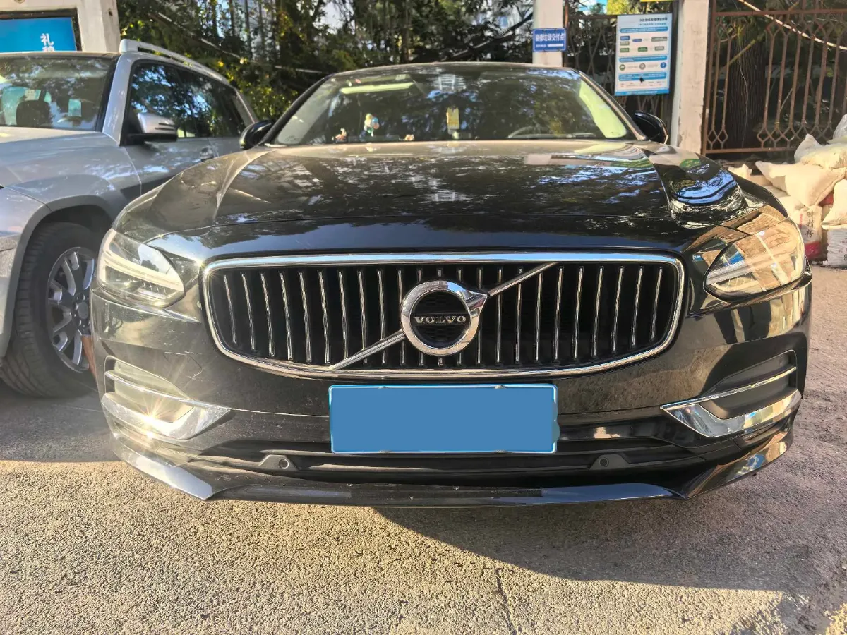 2019 Infiniti Q70 2.0T 211HP L4 7AT,autocango,china used car exporter,china ev exporter,chinese used car exporter,chinese used ev exporter