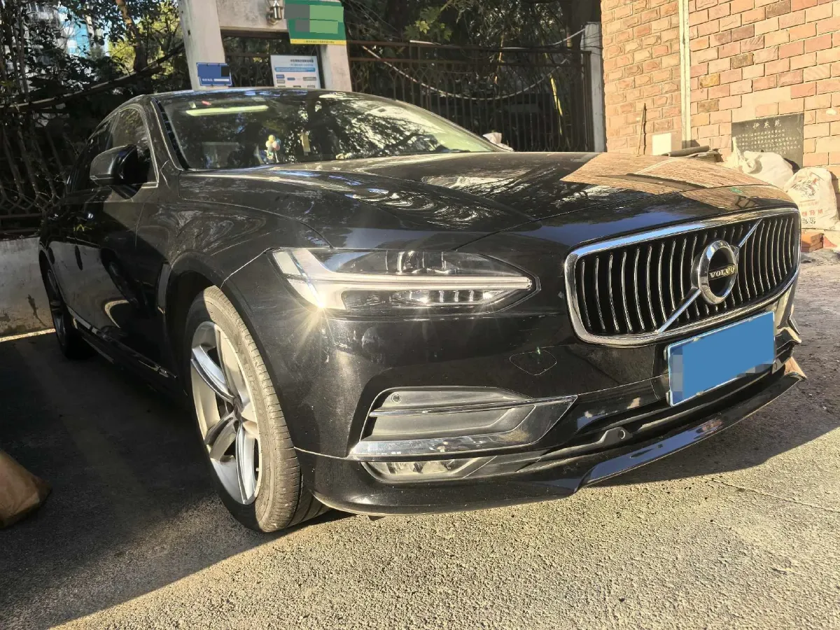 2019 Infiniti Q70 2.0T 211HP L4 7AT,autocango,china used car exporter,china ev exporter,chinese used car exporter,chinese used ev exporter