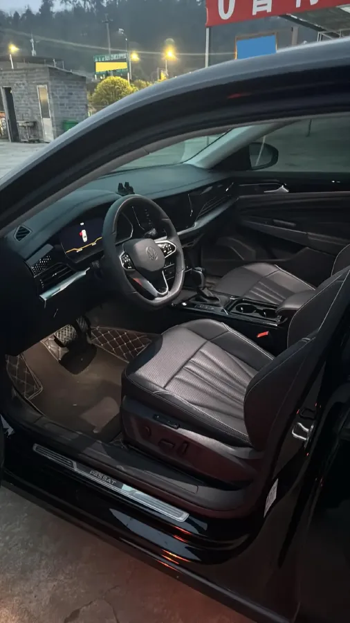 2024 Volkswagen Passat 2.0T 186HP L4 7DCT,autocango,china used car exporter,china ev exporter,chinese used car exporter,chinese used ev exporter