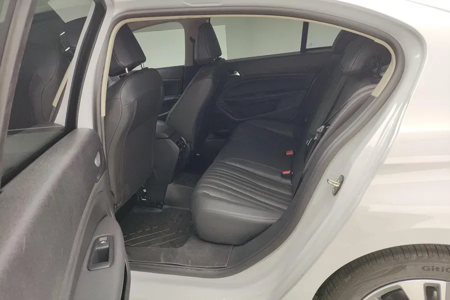 2024 Peugeot 408 1.5T 173HP L4 6AT,autocango,china used car exporter,china ev exporter,chinese used car exporter,chinese used ev exporter