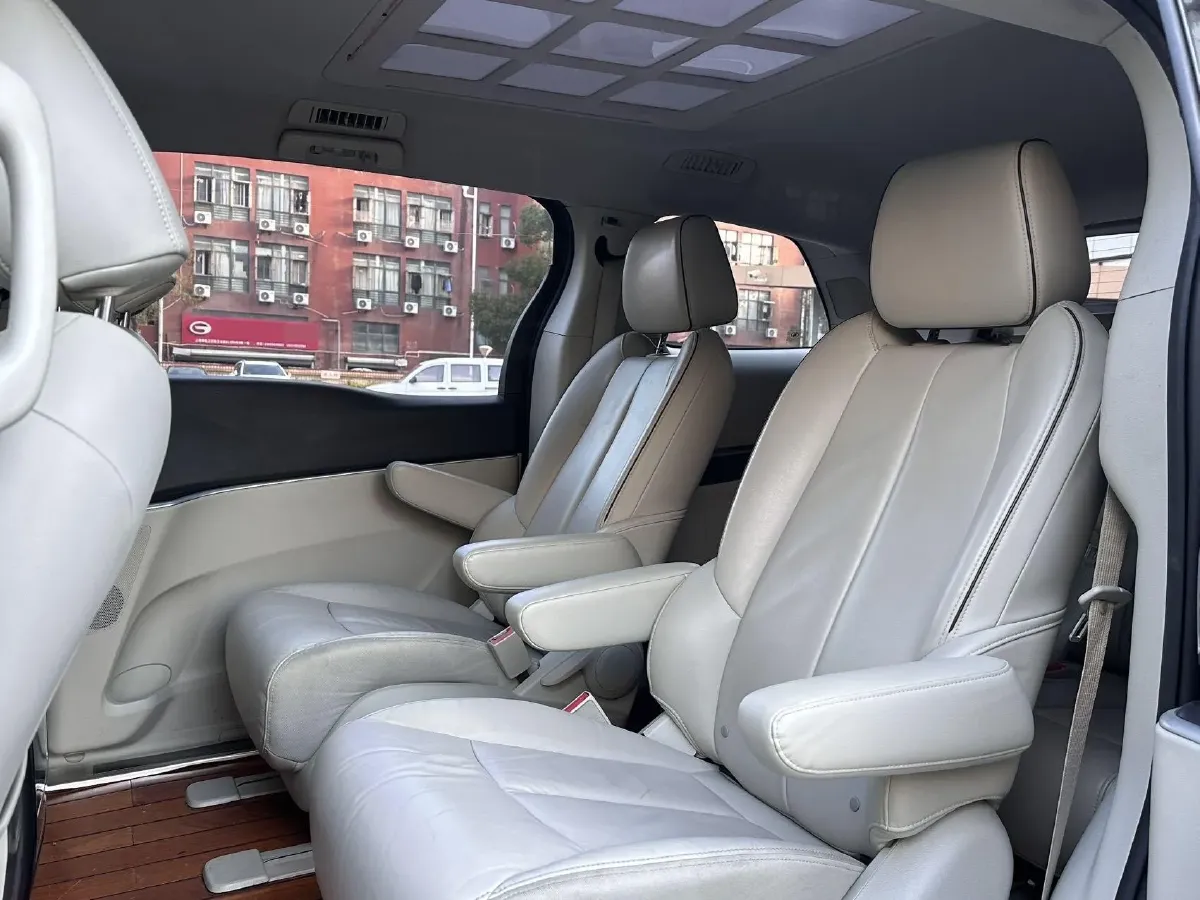 2021 Buick GL8 2.0T 237HP L4 9AT,autocango,china used car exporter,china ev exporter,chinese used car exporter,chinese used ev exporter