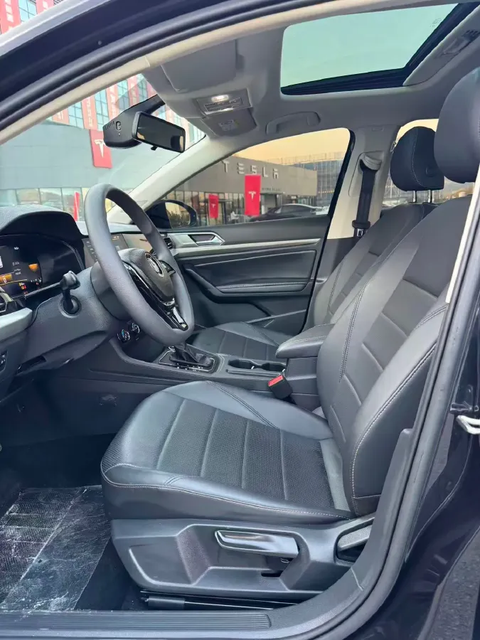 2022 Bestune B70 2.0T 224HP L4 6AT,autocango,china used car exporter,china ev exporter,chinese used car exporter,chinese used ev exporter