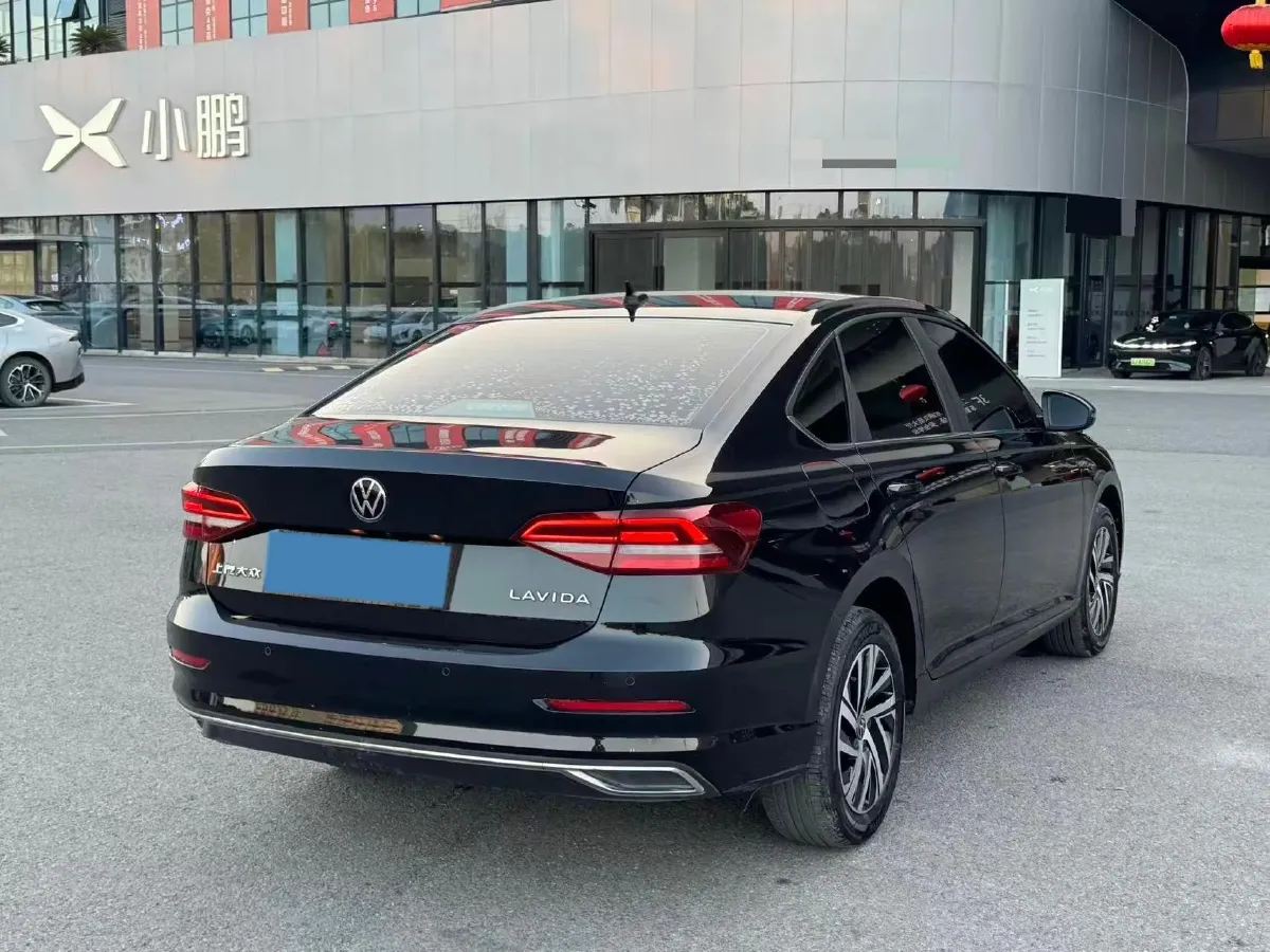 2022 Bestune B70 2.0T 224HP L4 6AT,autocango,china used car exporter,china ev exporter,chinese used car exporter,chinese used ev exporter