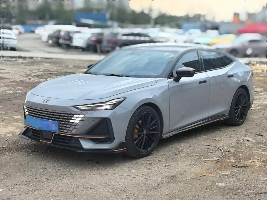 2022 ChangAn UNI-V 1.5T 188HP L4 7DCT,autocango,china used car exporter,china ev exporter,chinese used car exporter,chinese used ev exporter