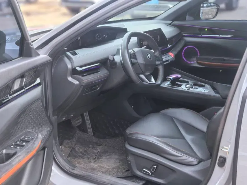 2022 ChangAn UNI-V 1.5T 188HP L4 7DCT,autocango,china used car exporter,china ev exporter,chinese used car exporter,chinese used ev exporter