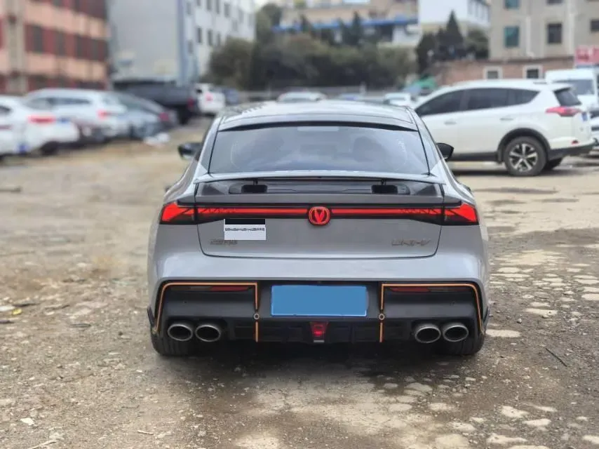 2022 ChangAn UNI-V 1.5T 188HP L4 7DCT,autocango,china used car exporter,china ev exporter,chinese used car exporter,chinese used ev exporter