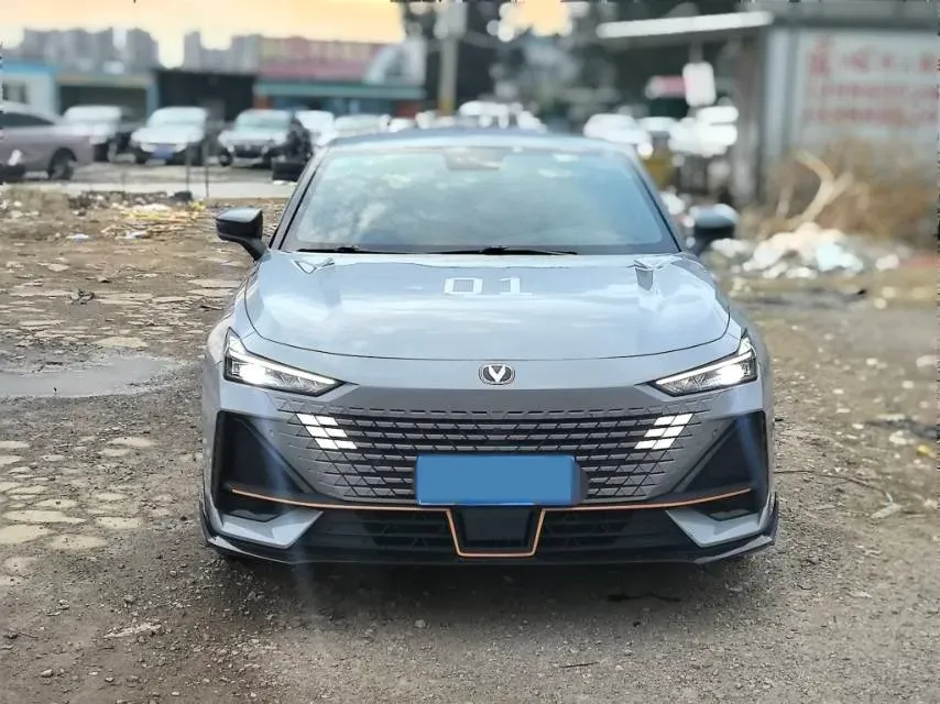 2022 ChangAn UNI-V 1.5T 188HP L4 7DCT,autocango,china used car exporter,china ev exporter,chinese used car exporter,chinese used ev exporter