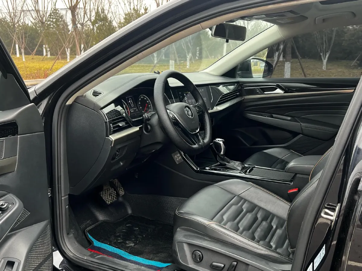 2020 Volkswagen Passat 2.0T 186HP L4 7DCT,autocango,china used car exporter,china ev exporter,chinese used car exporter,chinese used ev exporter