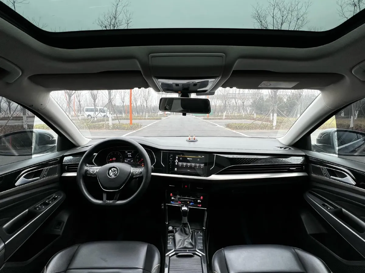 2020 Volkswagen Passat 2.0T 186HP L4 7DCT,autocango,china used car exporter,china ev exporter,chinese used car exporter,chinese used ev exporter