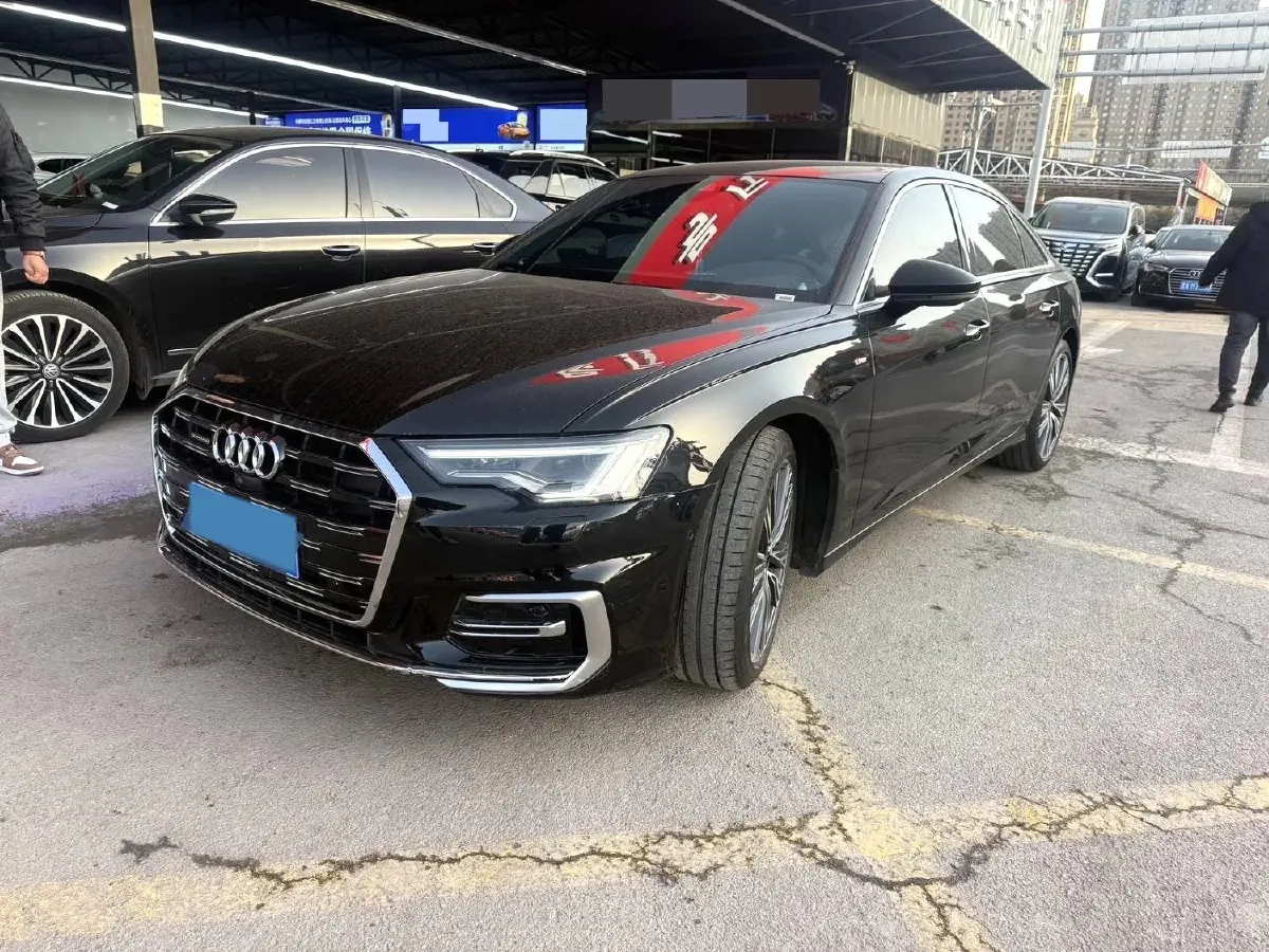 2025 Audi A6L 2.0T 245HP L4 7DCT,autocango,china used car exporter,china ev exporter,chinese used car exporter,chinese used ev exporter