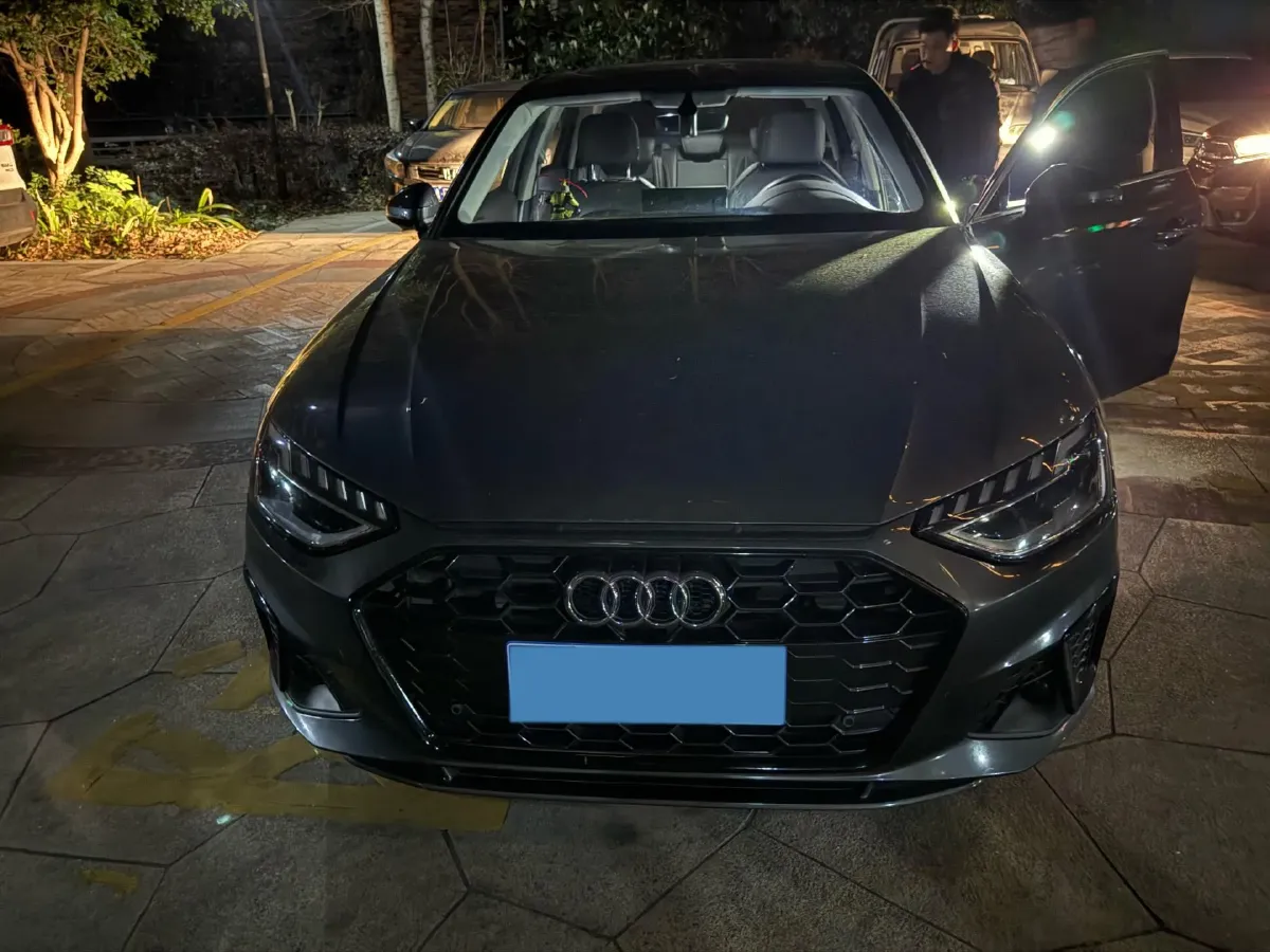 2020 Audi A4L 2.0T 190HP L4 7DCT,autocango,china used car exporter,china ev exporter,chinese used car exporter,chinese used ev exporter