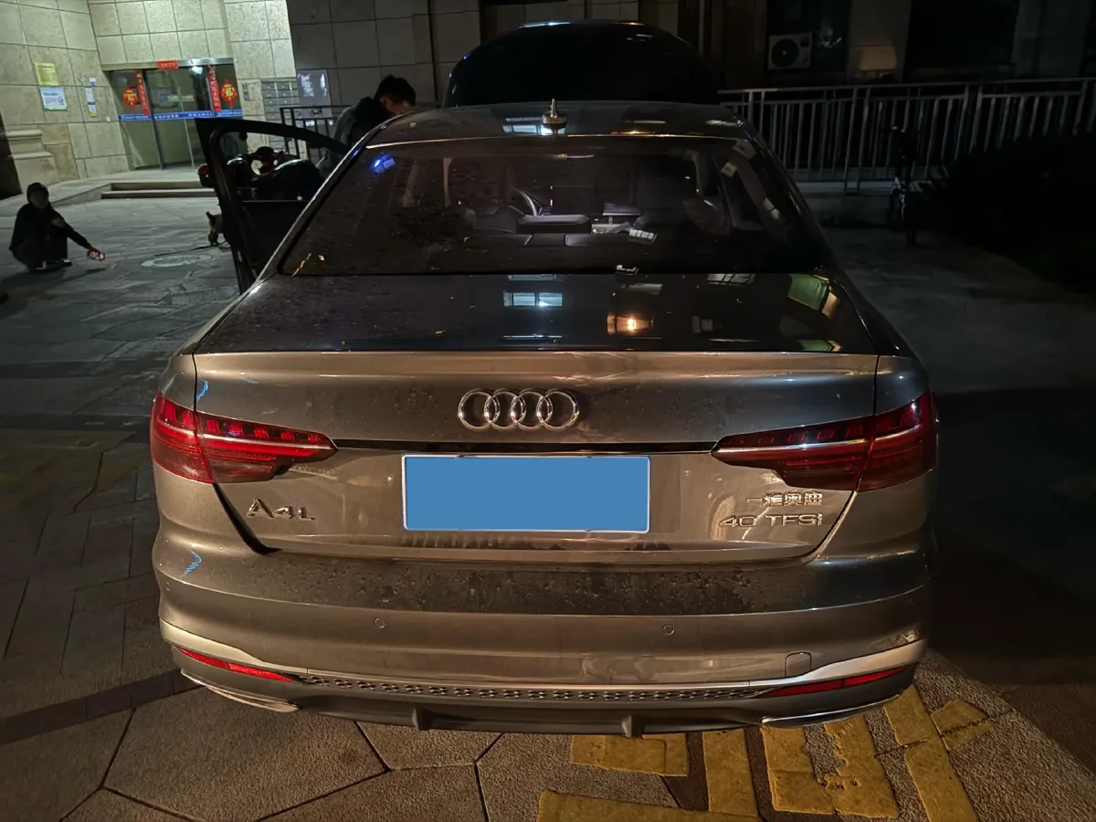 2020 Audi A4L 2.0T 190HP L4 7DCT,autocango,china used car exporter,china ev exporter,chinese used car exporter,chinese used ev exporter