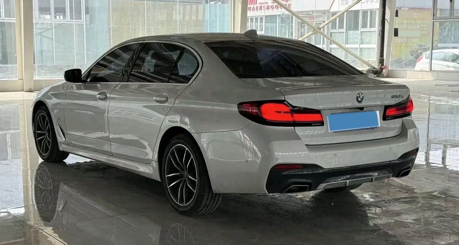 2021 BMW 5 Series 2.0T 184HP L4 8AT,autocango,china used car exporter,china ev exporter,chinese used car exporter,chinese used ev exporter