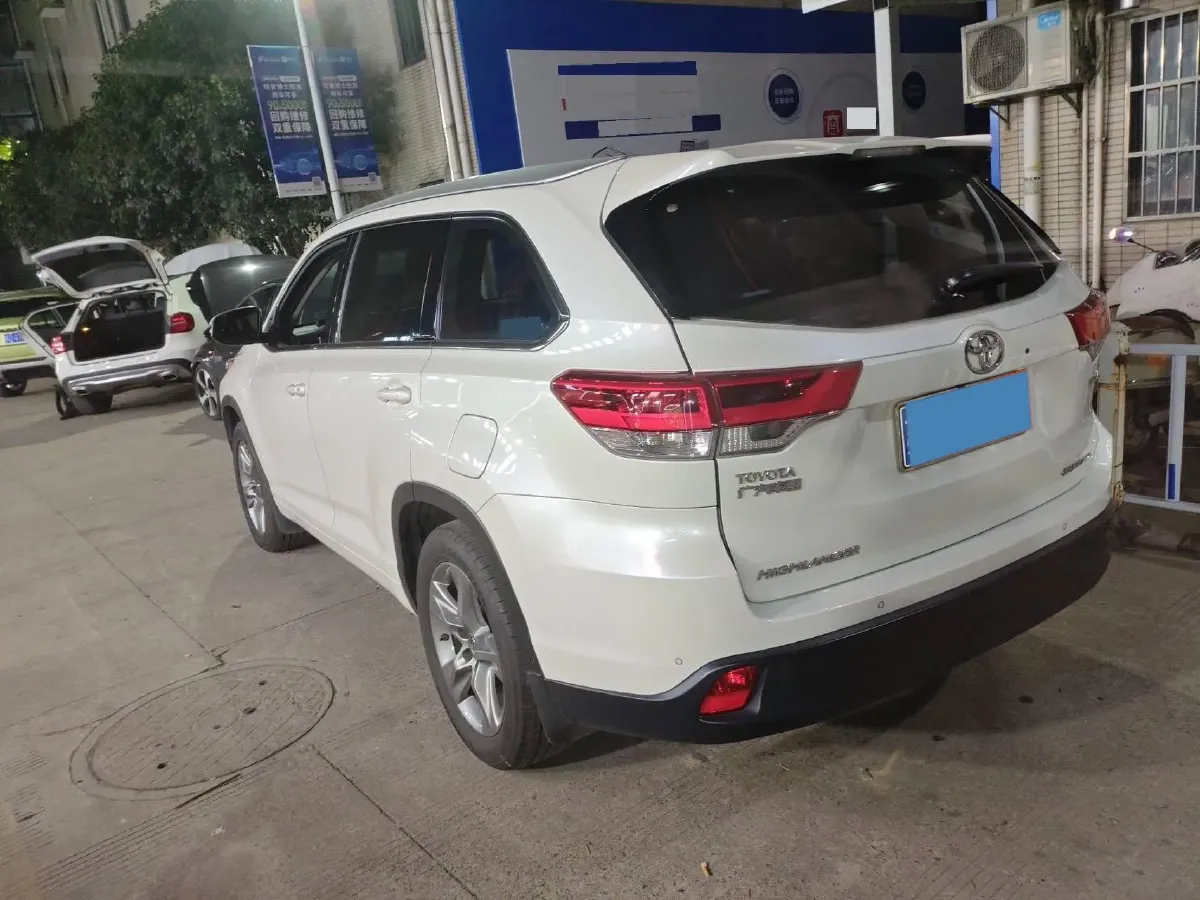 2018 Jeep Grand Commander 2.0T 265HP L4 9AT,autocango,china used car exporter,china ev exporter,chinese used car exporter,chinese used ev exporter