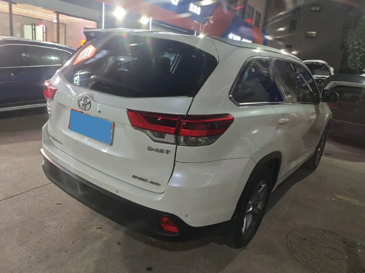 2018 Jeep Grand Commander 2.0T 265HP L4 9AT,autocango,china used car exporter,china ev exporter,chinese used car exporter,chinese used ev exporter