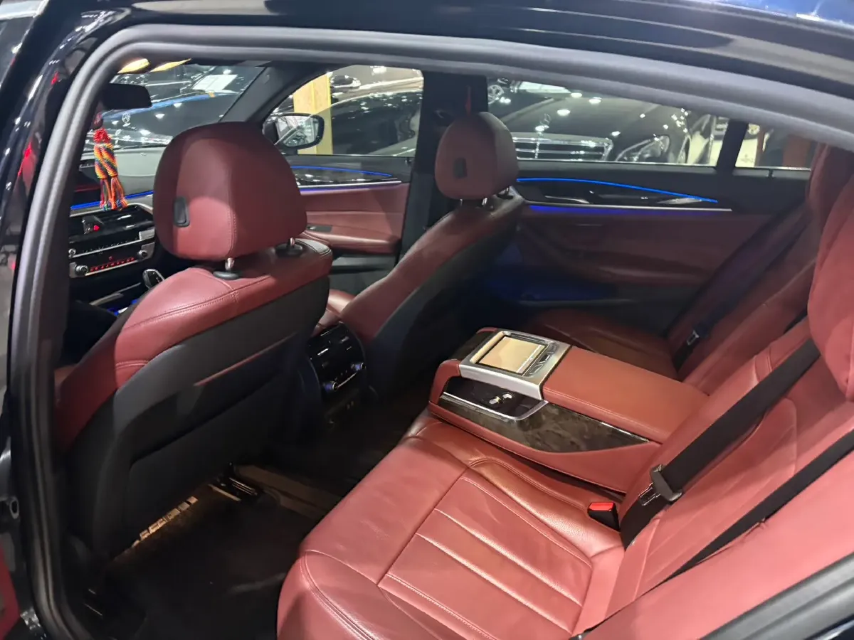 2020 BMW 5 Series 2.0T 252HP L4 8AT,autocango,china used car exporter,china ev exporter,chinese used car exporter,chinese used ev exporter