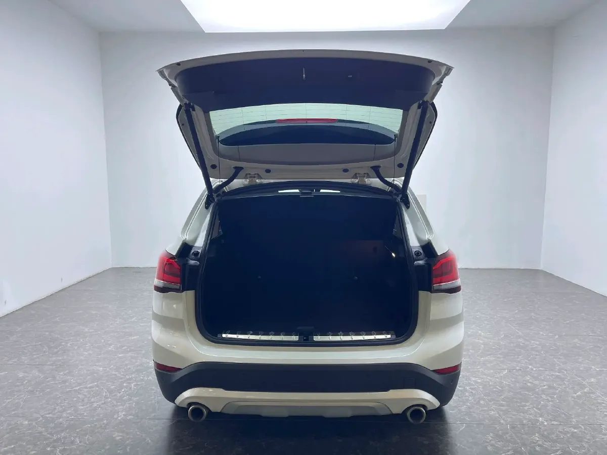 2022 BMW X1 1.5T 140HP L3 7DCT,autocango,china used car exporter,china ev exporter,chinese used car exporter,chinese used ev exporter