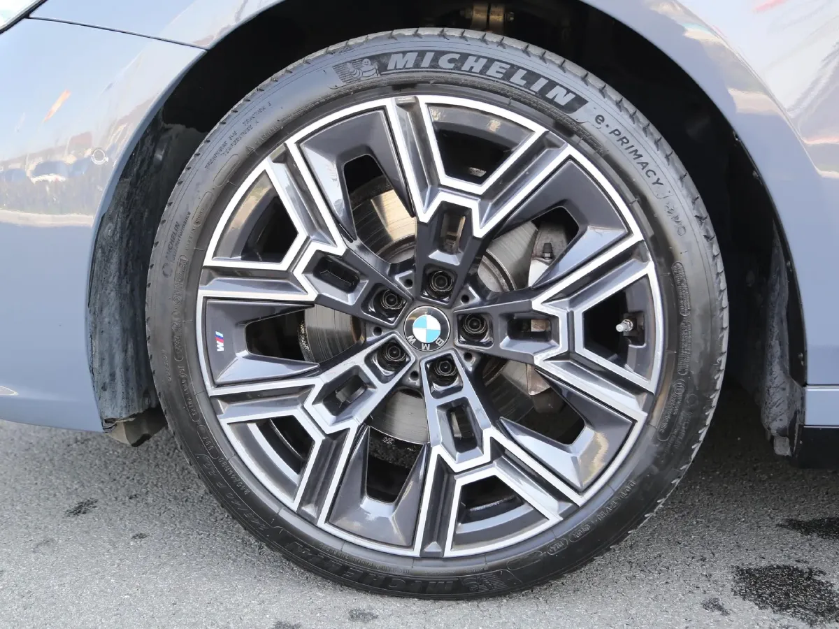 2024 BMW 5 Series 2.0T 258HP L4 8AT,autocango,china used car exporter,china ev exporter,chinese used car exporter,chinese used ev exporter