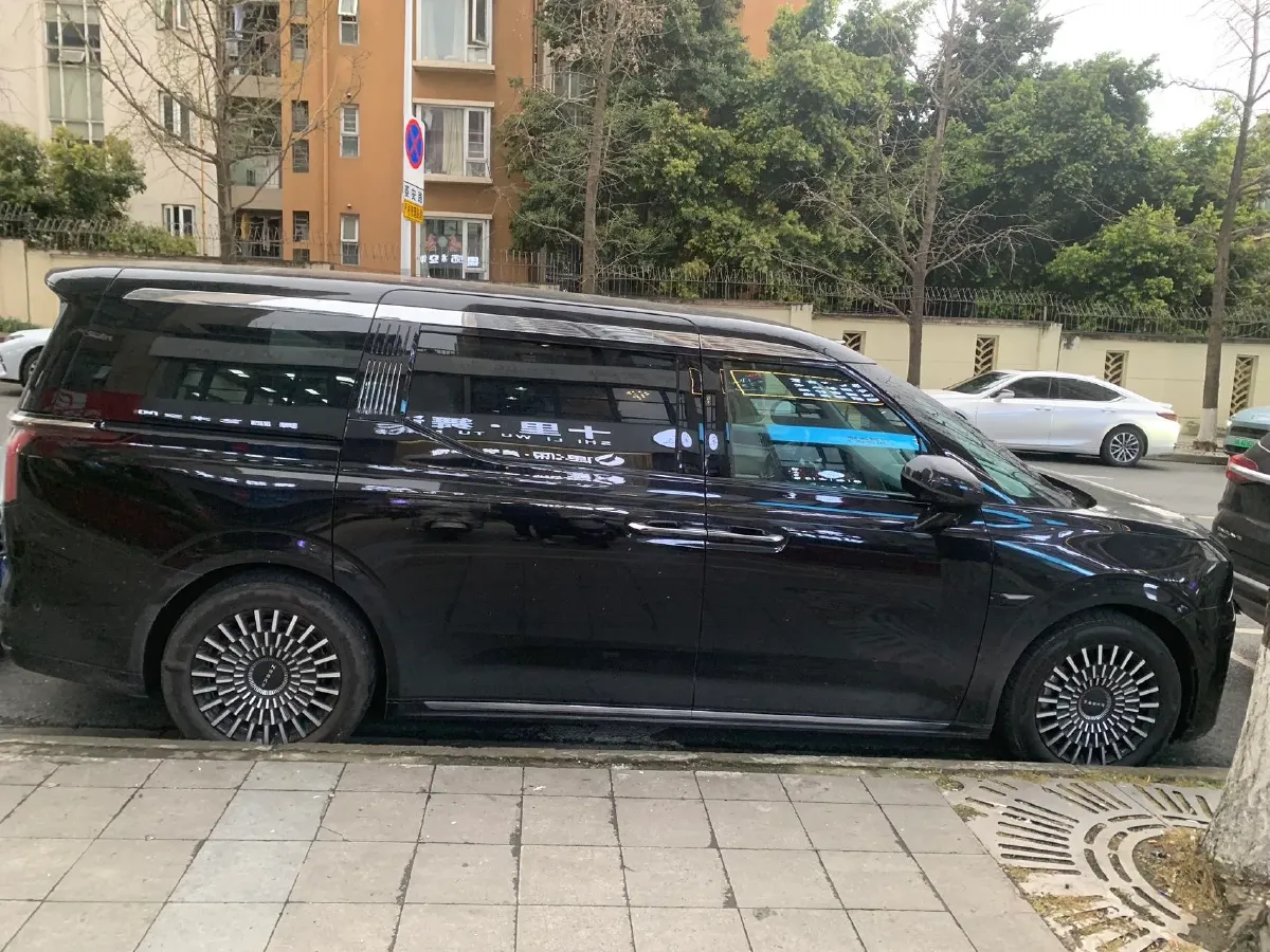 2024 Zeekr 009 BEV 108KWH,autocango,china used car exporter,china ev exporter,chinese used car exporter,chinese used ev exporter