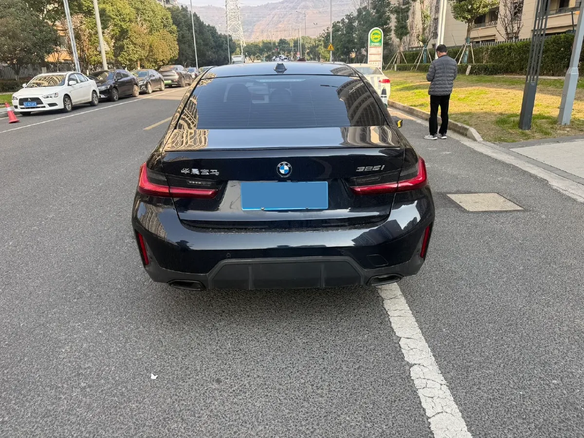 2024 BMW 3 Series 2.0T 184HP L4 8AT,autocango,china used car exporter,china ev exporter,chinese used car exporter,chinese used ev exporter