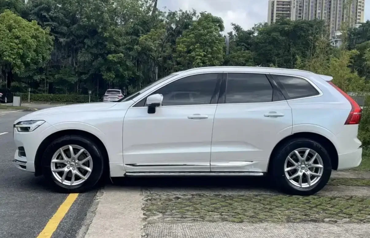 2021 Volvo XC60 2.0T 250HP L4 8AT,autocango,china used car exporter,china ev exporter,chinese used car exporter,chinese used ev exporter