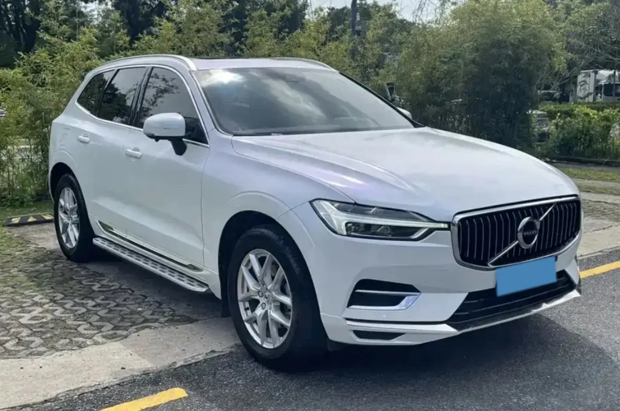 2021 Volvo XC60 2.0T 250HP L4 8AT,autocango,china used car exporter,china ev exporter,chinese used car exporter,chinese used ev exporter