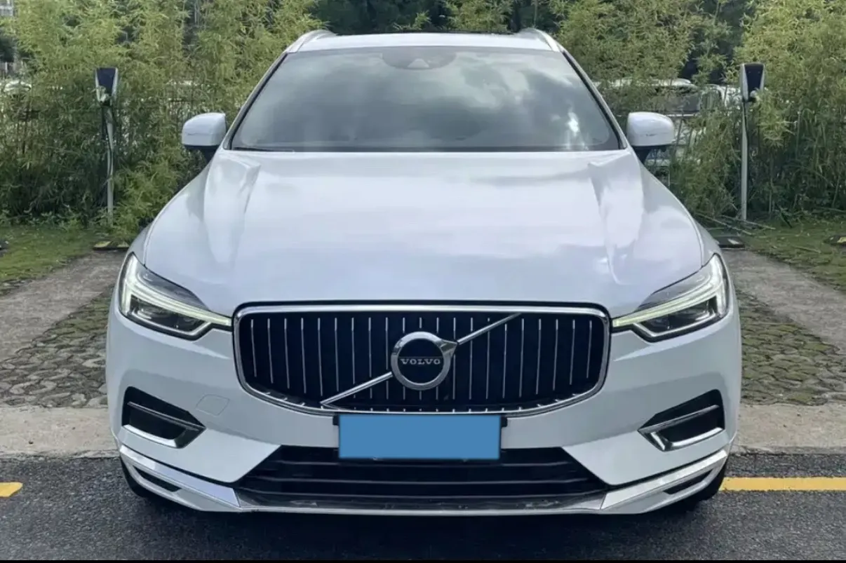 2021 Volvo XC60 2.0T 250HP L4 8AT,autocango,china used car exporter,china ev exporter,chinese used car exporter,chinese used ev exporter