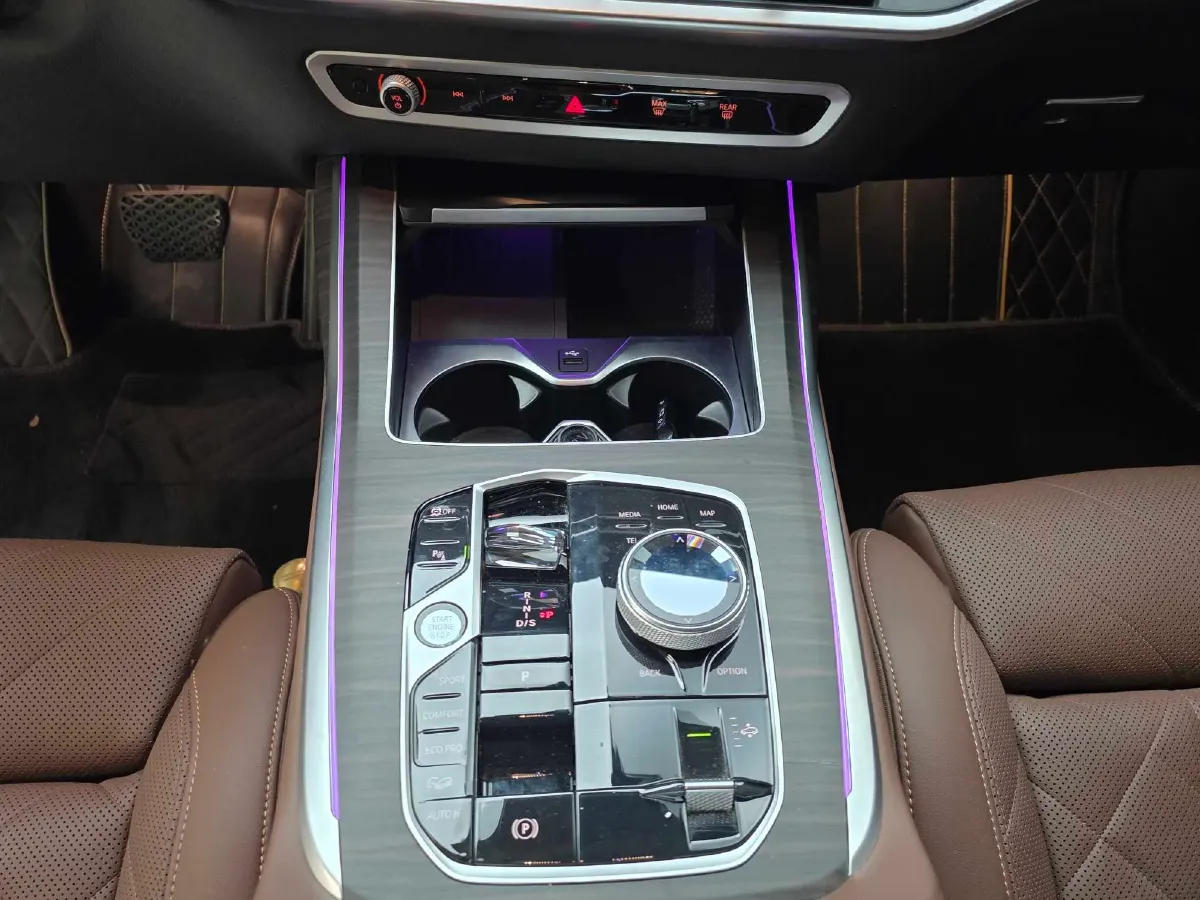 2023 BMW X7 3.0T 381HP L6 8AT,autocango,china used car exporter,china ev exporter,chinese used car exporter,chinese used ev exporter