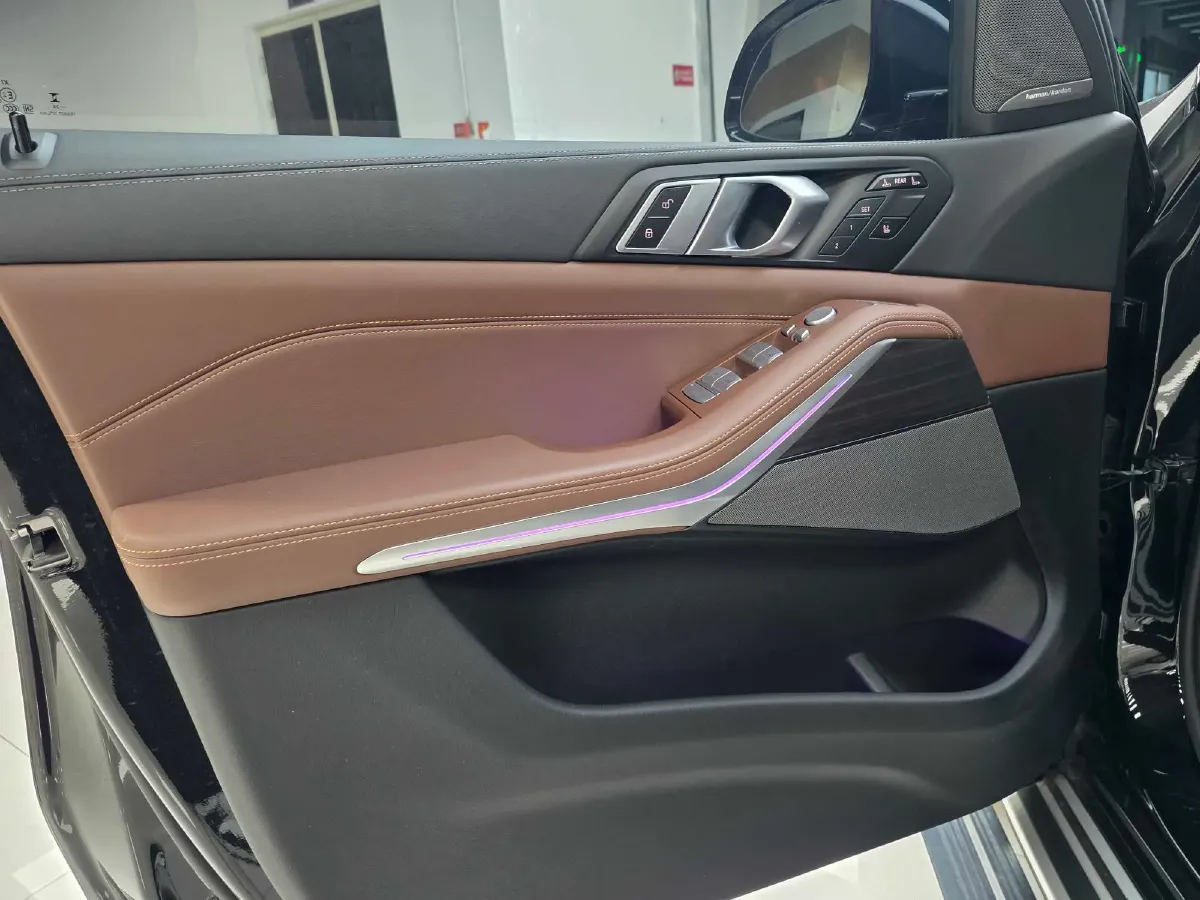 2023 BMW X7 3.0T 381HP L6 8AT,autocango,china used car exporter,china ev exporter,chinese used car exporter,chinese used ev exporter