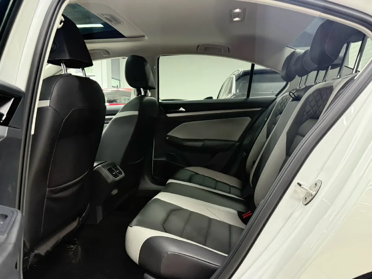 2023 Volkswagen Bora 1.4T 150HP L4 7DCT,autocango,china used car exporter,china ev exporter,chinese used car exporter,chinese used ev exporter