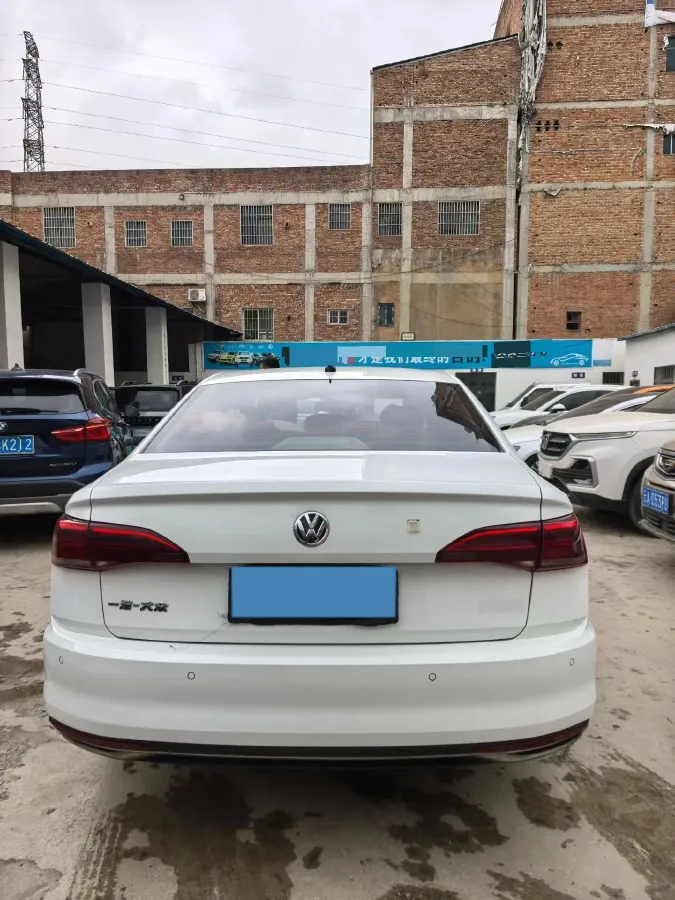 2019 MAXUS XinTu V80 2.5T 136HP L4 6MT,autocango,china used car exporter,china ev exporter,chinese used car exporter,chinese used ev exporter