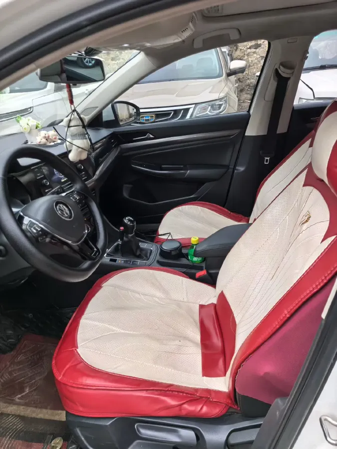 2019 MAXUS XinTu V80 2.5T 136HP L4 6MT,autocango,china used car exporter,china ev exporter,chinese used car exporter,chinese used ev exporter