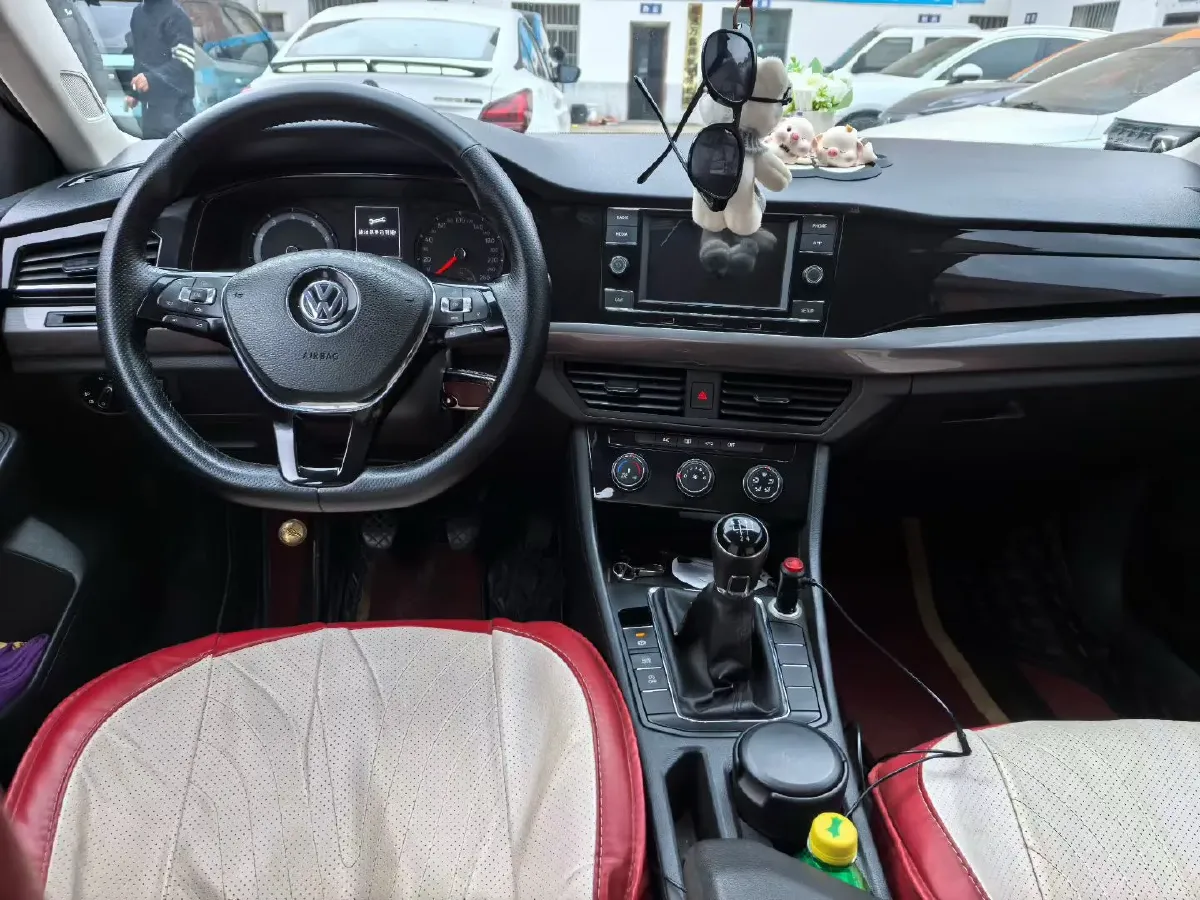 2019 MAXUS XinTu V80 2.5T 136HP L4 6MT,autocango,china used car exporter,china ev exporter,chinese used car exporter,chinese used ev exporter