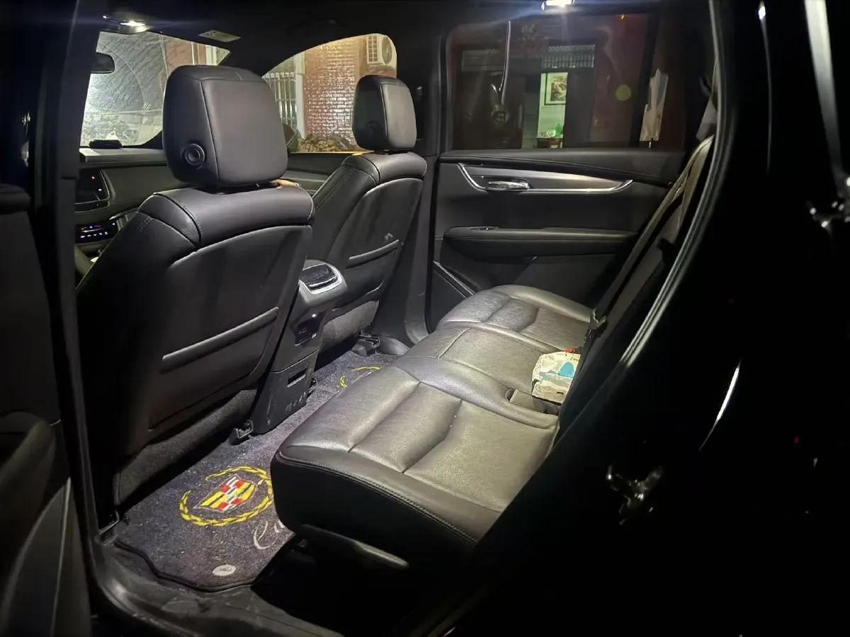 2022 Cadillac XT6 2.0T 237HP L4 9AT,autocango,china used car exporter,china ev exporter,chinese used car exporter,chinese used ev exporter